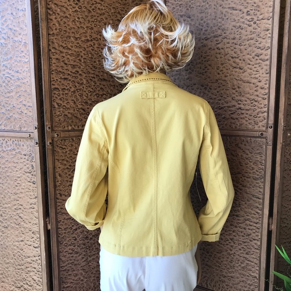 Yellow crop jacket with embellishments. - Picture 4 of 8